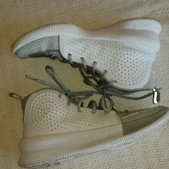 Under Armour Jet Sz. 8 High Top White Athletic Shoes - Picture 2 of 8